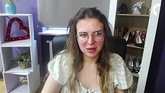 Snapshot of Zoey_Erotic chatting on February 18, 11:44 am Zoey Erotic online show from February 18, 11:44 am