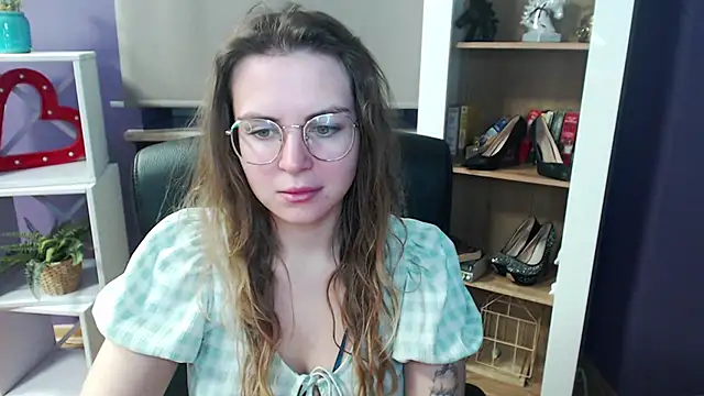 Snapshot of Zoey_Erotic chatting on February 25, 5:41 am Zoey Erotic online show from February 25, 5:41 am