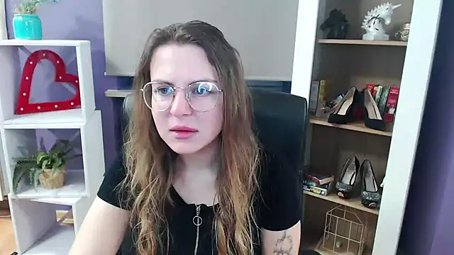Snapshot of Zoey_Erotic chatting on March 12, 5:24 am Zoey Erotic online show from March 12, 5:24 am