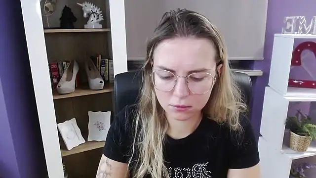 Zoey Erotic online show from October 1, 4:18 am