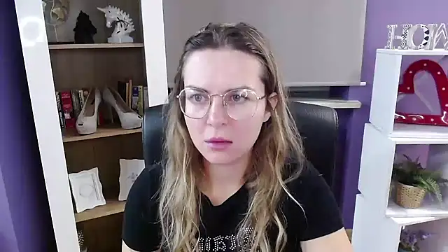 Zoey Erotic online show from October 16, 4:24 am