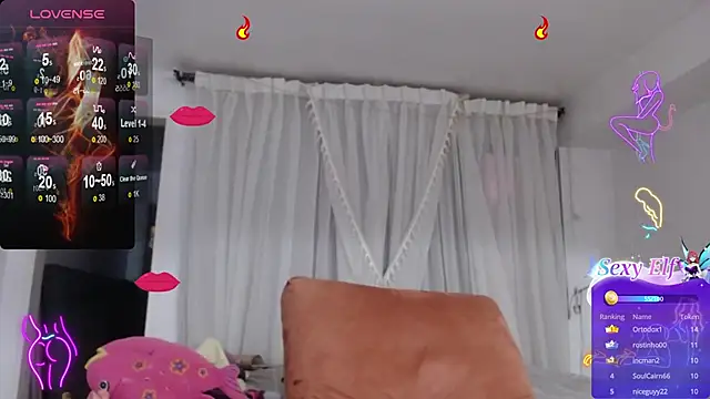 linapalacios online show from February 4, 11:38 pm