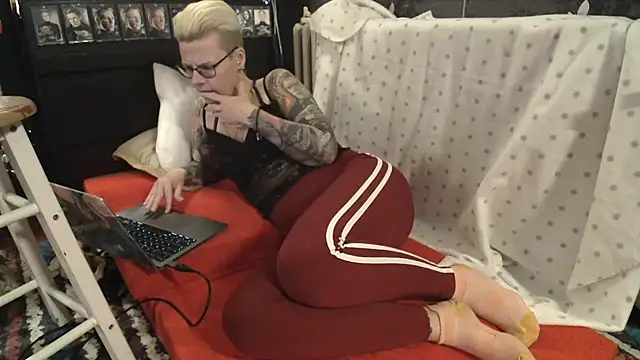 Snapshot of MaryG chatting on January 20, 9:01 pm MaryG online show from January 20, 9:01 pm