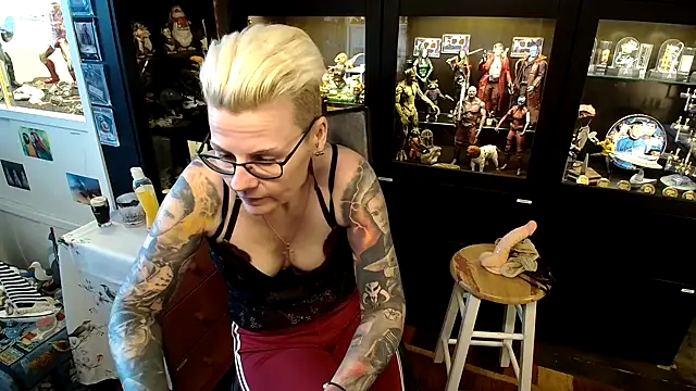 Snapshot of MaryG chatting on January 21, 9:35 am MaryG online show from January 21, 9:35 am
