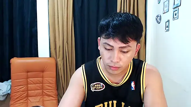 Snapshot of princeJayX chatting on December 15, 4:28 am princeJayX online show from December 15, 4:28 am