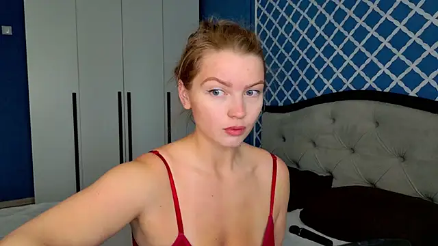 Busty Redhead online show from May 7, 7:14 am