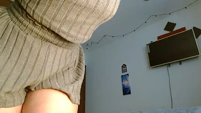 Snapshot of 3littleschoolteens chatting on February 10, 8:00 pm 3littleschoolteens online show from February 10, 8:00 pm