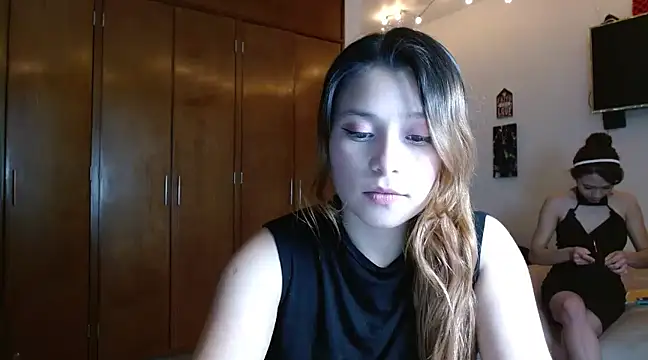 Snapshot of 3littleschoolteens chatting on March 4, 8:49 pm 3littleschoolteens online show from March 4, 8:49 pm