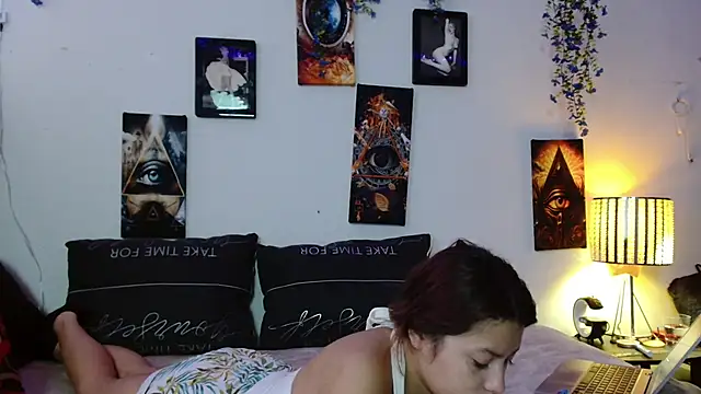 Snapshot of 3littleschoolteens chatting on September 17, 3:46 pm 3littleschoolteens online show from September 17, 3:46 pm