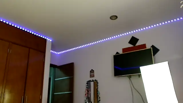 Snapshot of 3littleschoolteens chatting on October 30, 7:58 pm 3littleschoolteens online show from October 30, 7:58 pm