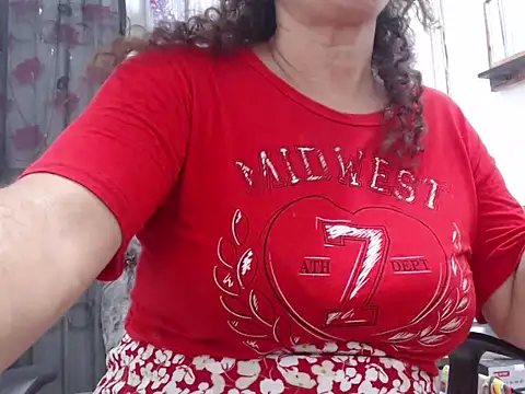 Snapshot of heyline_milf chatting on December 27, 11:10 pm heyline milf online show from December 27, 11:10 pm