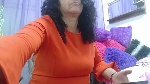 Snapshot of heyline_milf chatting on October 7, 1:03 am heyline milf online show from October 7, 1:03 am