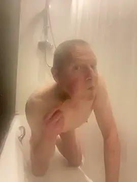 boilinghot123 online show from November 18, 5:28 pm