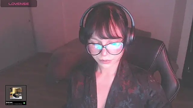 Snapshot of modjo_ chatting on November 9, 1:59 am modjo online show from November 9, 1:59 am