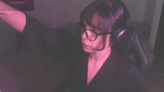 Snapshot of modjo_ chatting on November 23, 6:57 am modjo online show from November 23, 6:57 am