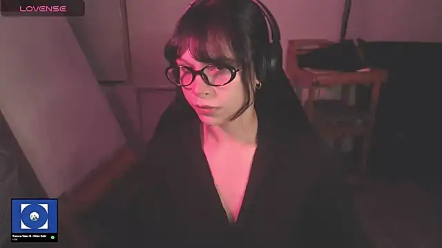 Snapshot of modjo_ chatting on February 21, 4:13 am modjo online show from February 21, 4:13 am