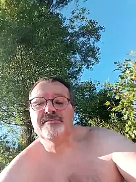 Snapshot of mike9473 chatting on May 24, 4:34 pm mike9473 online show from May 24, 4:34 pm