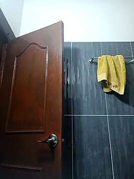 LunaZambrano online show from March 5, 1:18 pm