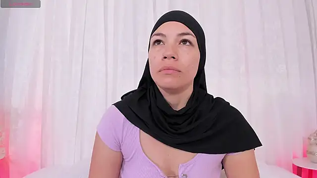 aisha vs online show from May 7, 12:43 pm