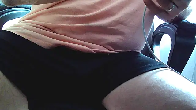 Snapshot of scorvierge@xh chatting on May 13, 10:56 am scorviergexh online show from May 13, 10:56 am