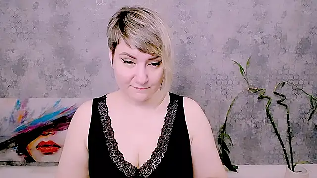 Djullia online show from May 11, 5:57 am