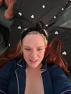 Snapshot of AnjaAmelia chatting on February 13, 12:34 pm AnjaAmelia online show from February 13, 12:34 pm