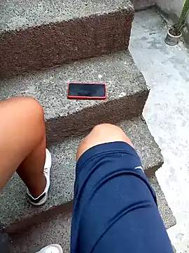 annie-19 online show from February 1, 5:58 pm