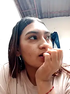 annie-19 online show from February 10, 5:30 pm