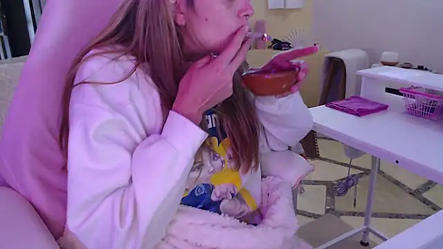 Snapshot of SamaraNight chatting on March 28, 7:13 pm SamaraNight online show from March 28, 7:13 pm