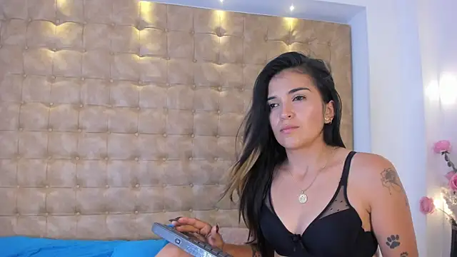 violet giraldo online show from May 11, 7:55 pm