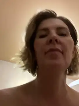 Snapshot of sensualEmilia chatting on March 28, 3:33 pm sensualEmilia online show from March 28, 3:33 pm