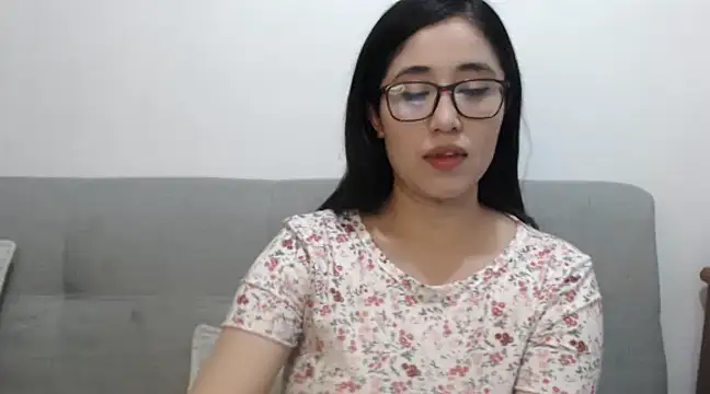 YummymeowW online show from January 25, 4:23 am