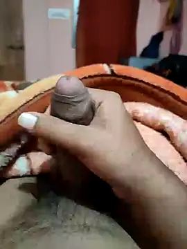 Snapshot of Roxy_Hard chatting on December 8, 7:11 pm Roxy Hard online show from December 8, 7:11 pm