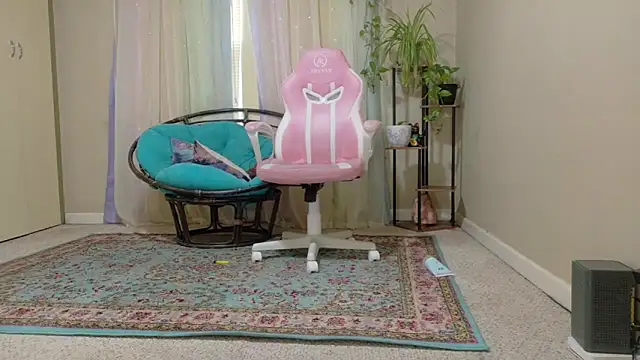 Emihaze online show from March 28, 4:17 pm