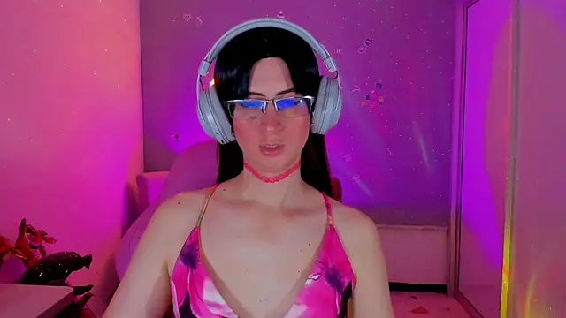 Snapshot of KimberlyJohnsoon chatting on December 22, 12:28 am KimberlyJohnsoon online show from December 22, 12:28 am
