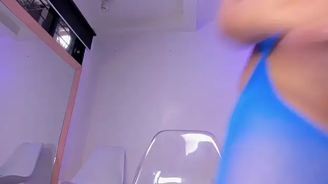 Snapshot of mia_hank chatting on February 21, 12:17 pm mia hank online show from February 21, 12:17 pm