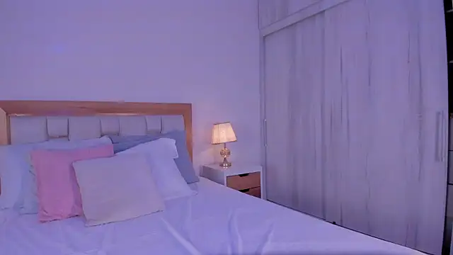 Snapshot of mia_hank chatting on March 11, 11:38 am mia hank online show from March 11, 11:38 am