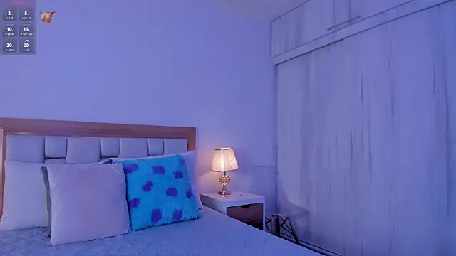 mia hank online show from April 30, 11:49 am