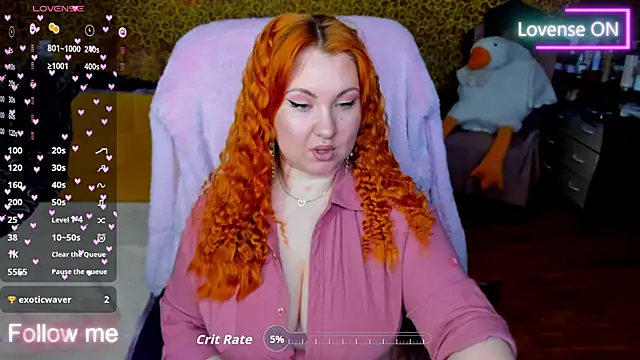 Snapshot of BoobieBabe chatting on February 13, 1:45 am BoobieBabe online show from February 13, 1:45 am
