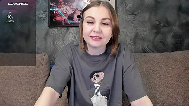 CassieMils online show from March 31, 8:15 am