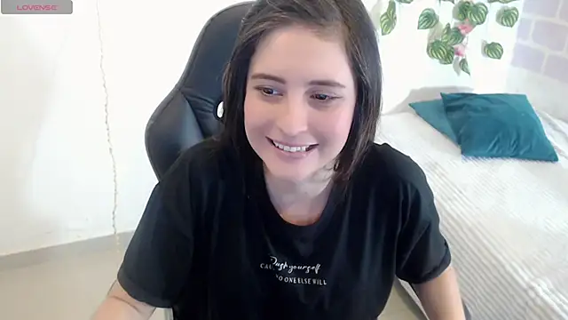 Snapshot of tania_sweet__ chatting on January 28, 4:41 pm tania sweet online show from January 28, 4:41 pm