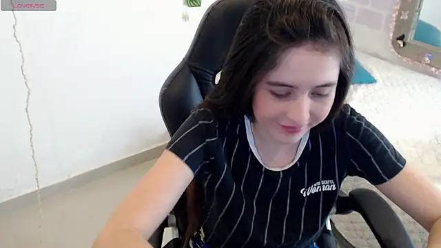 Snapshot of tania_sweet__ chatting on February 1, 4:11 pm tania sweet online show from February 1, 4:11 pm