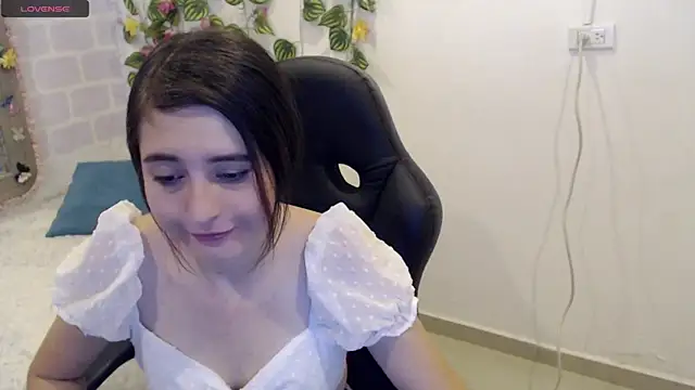 Snapshot of tania_sweet__ chatting on March 3, 4:35 pm tania sweet online show from March 3, 4:35 pm