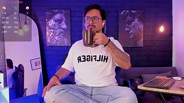 DaviidEvans  online show from February 5, 1:49 pm