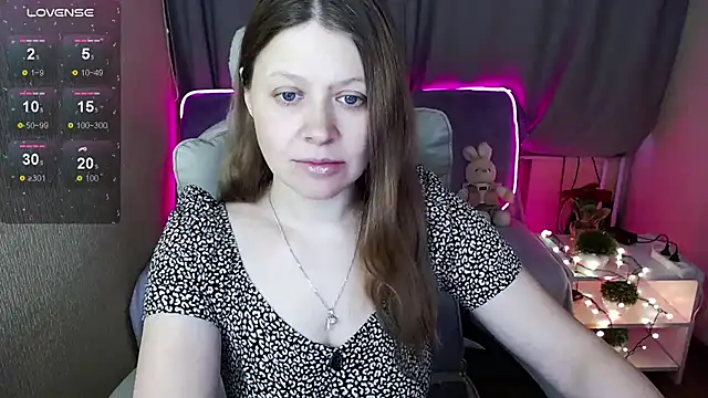 alekasamui online show from February 4, 3:33 am