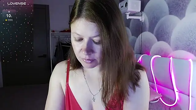 alekasamui online show from September 21, 9:05 pm