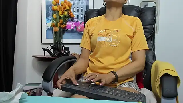 Snapshot of Aries_Mature chatting on October 5, 4:05 pm Aries Mature online show from October 5, 4:05 pm