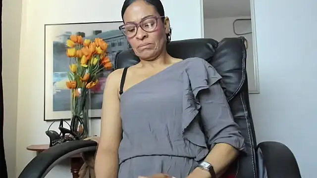 Snapshot of Aries_Mature chatting on October 30, 12:50 pm Aries Mature online show from October 30, 12:50 pm