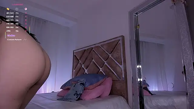 Snapshot of GoddessLinda04 chatting on March 14, 11:54 pm GoddessLinda04 online show from March 14, 11:54 pm