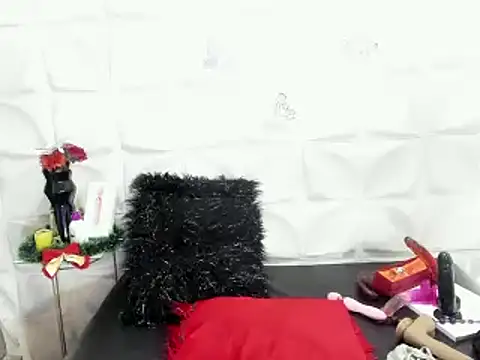 dirtylola39 online show from December 31, 5:07 pm